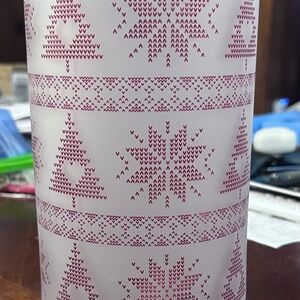 Yankee Candle Red and White Nordic Design